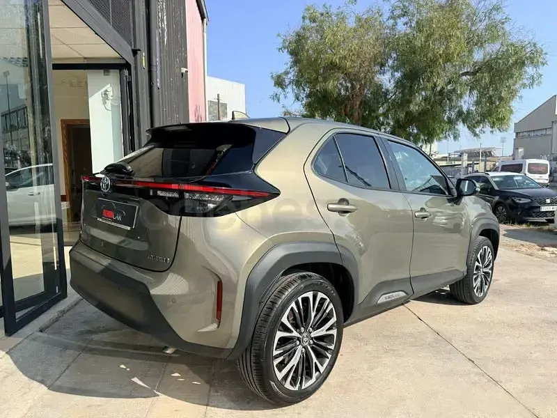 Usado Toyota Yaris Cross Active 116 CV (85 kW) 2022 Verde SUV