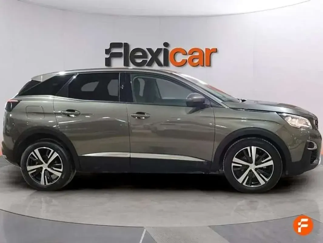 Usado Peugeot 3008 Allure 120 HP (88 kW) 2017 Cinzento SUV