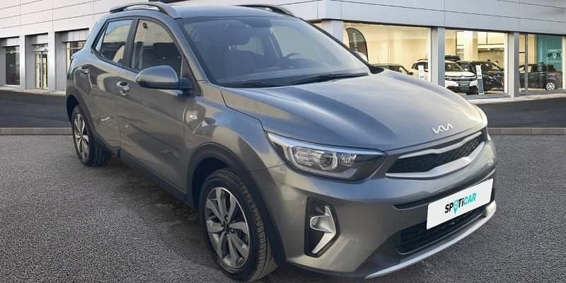 Usado Kia Stonic 84 CV (61 kW) 2023 Gris SUV