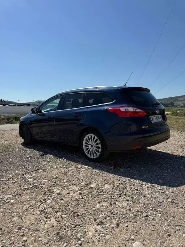 Usado Ford Focus Titanium 114 CV (83 kW) 2012 Azul Familiar