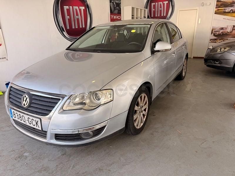 Usado VW Passat Advance 140 CV (102 kW) 2009 Gris / plata Berlina