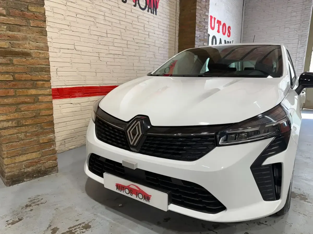 Nuevo Renault Clio Evolution 100 CV (73 kW) 2025 Blanco Utilitario