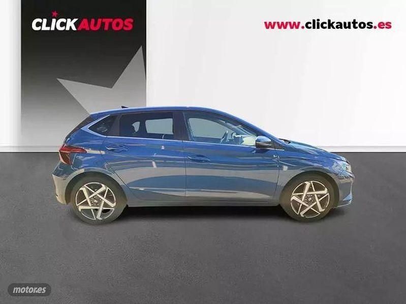 Usado Hyundai i20 100 CV (73 kW) 2025 Azul Utilitario