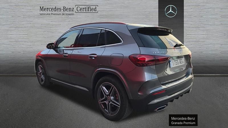 Usado Mercedes GLA200 AMG line 150 CV (110 kW) 2024 Gris montaña SUV