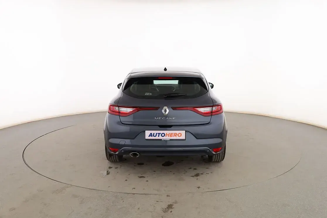 Usado Renault Mégane Zen 110 CV (80 kW) 2016 Gris Berlina