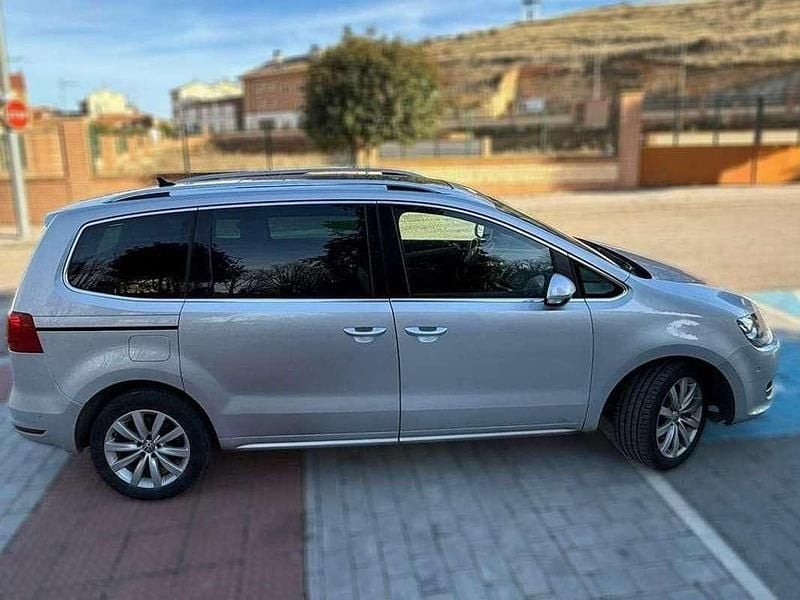 Usado VW Sharan Edition 170 CV (125 kW) 2013 Gris Monovolumen