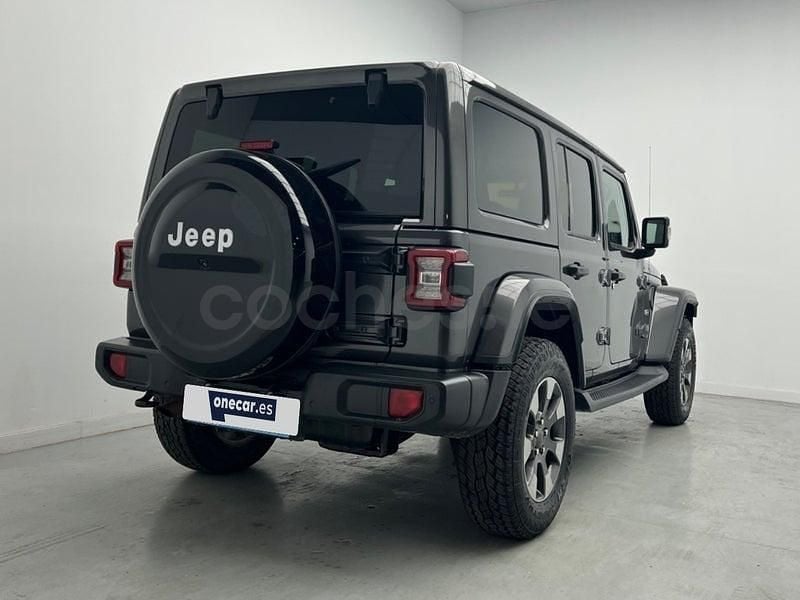 Usado Jeep Wrangler Unlimited Sahara 200 CV (147 kW) 2018 Gris / plata SUV