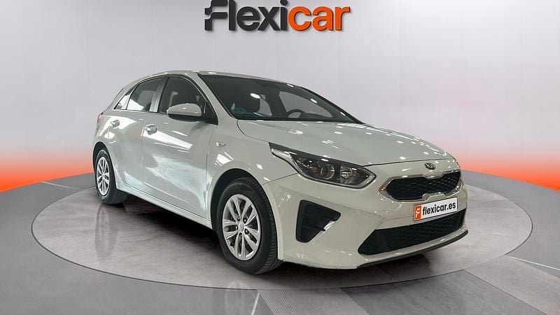 Usado Kia Ceed 115 CV (84 kW) 2019 Blanco Utilitario