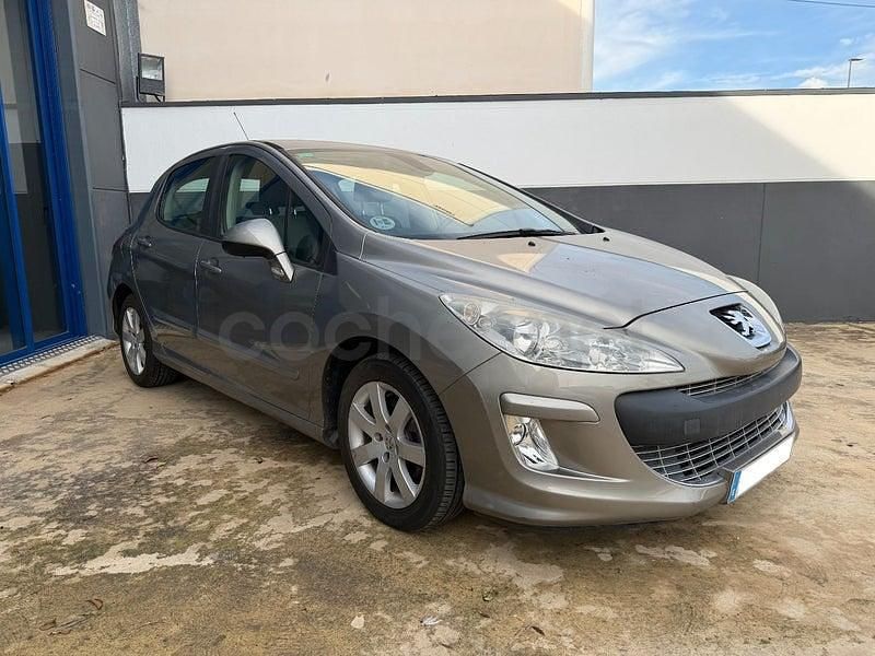 Usado Peugeot 308 Business-Line 110 CV (80 kW) 2010 Beige Berlina