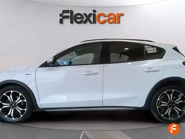 Usado Ford Focus Active 155 CV (114 kW) 2022 Blanco Berlina