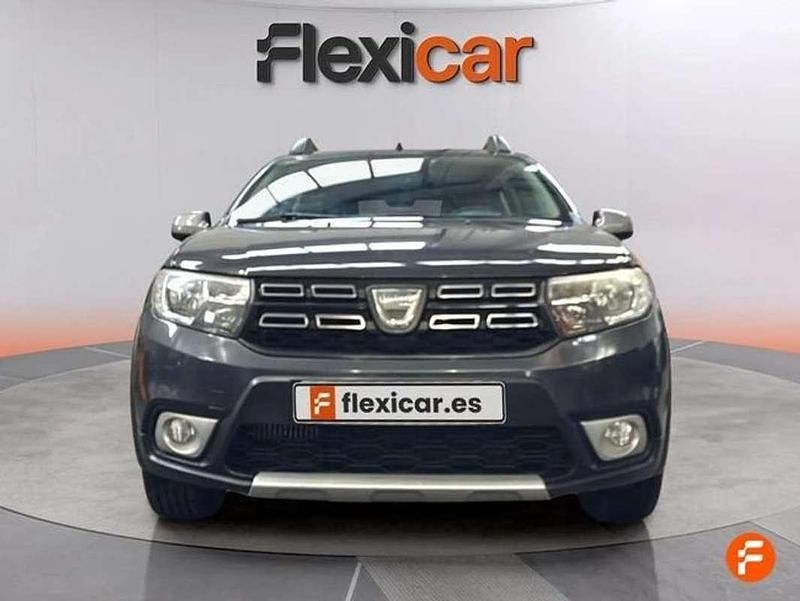 Usado Dacia Sandero 90 CV (66 kW) 2018 Gris Utilitario