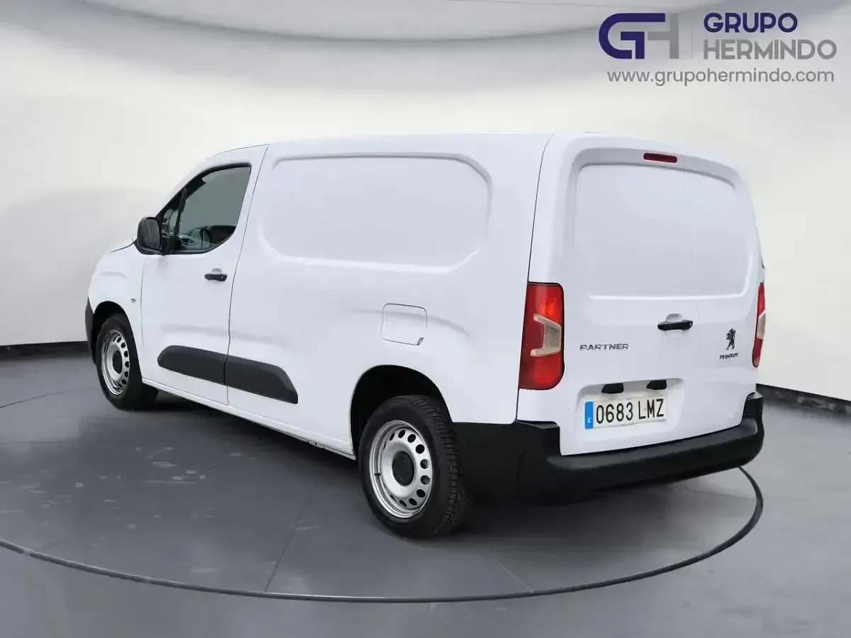 Usado Peugeot Partner 100 CV (73 kW) 2021 Blanco Monovolumen