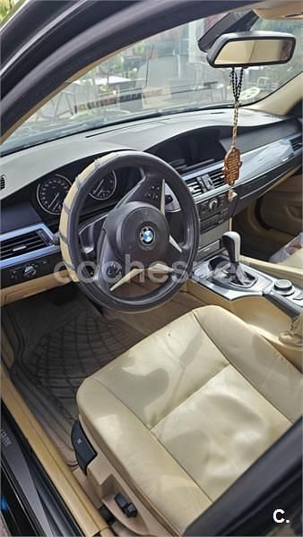 Usado BMW 520 163 CV (119 kW) 2007 Azul Familiar