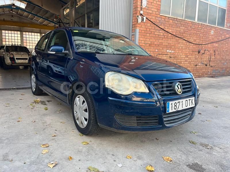 Azul Usado 2005 VW Polo Advance Berlina | 3490 € (Buen precio) - Imagen 1/4