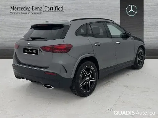 Usado Mercedes GLA200 150 CV (110 kW) 2025 Gris montaña SUV