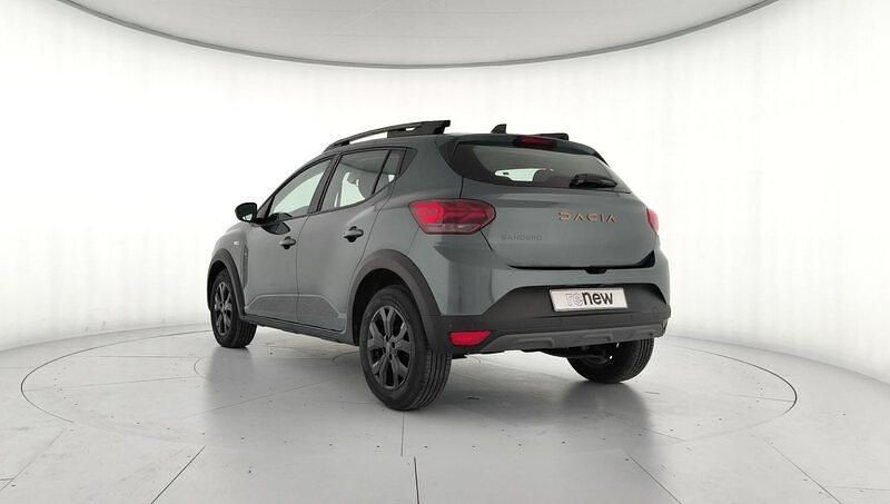 Usado Dacia Sandero Expression 100 CV (73 kW) 2025 Verde Berlina