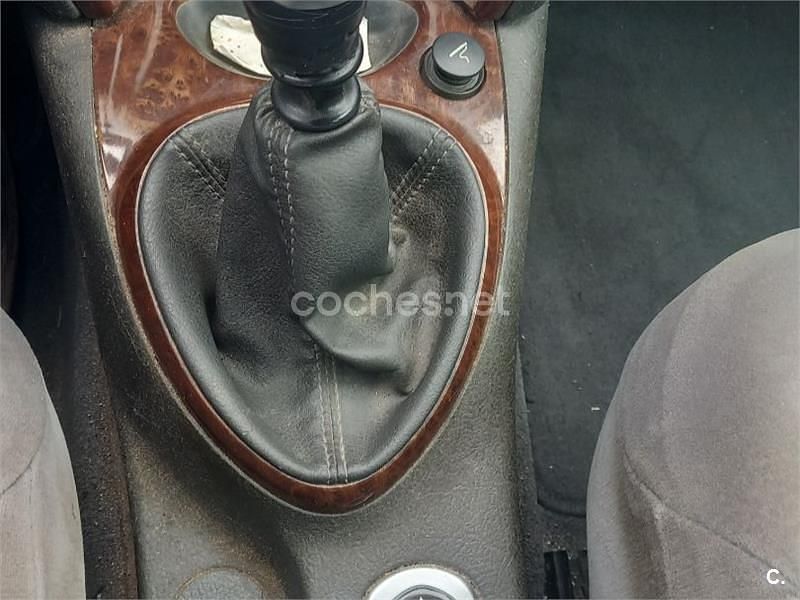 Usado Citroën C5 Exclusive 138 CV (101 kW) 2004 Gris / plata Berlina