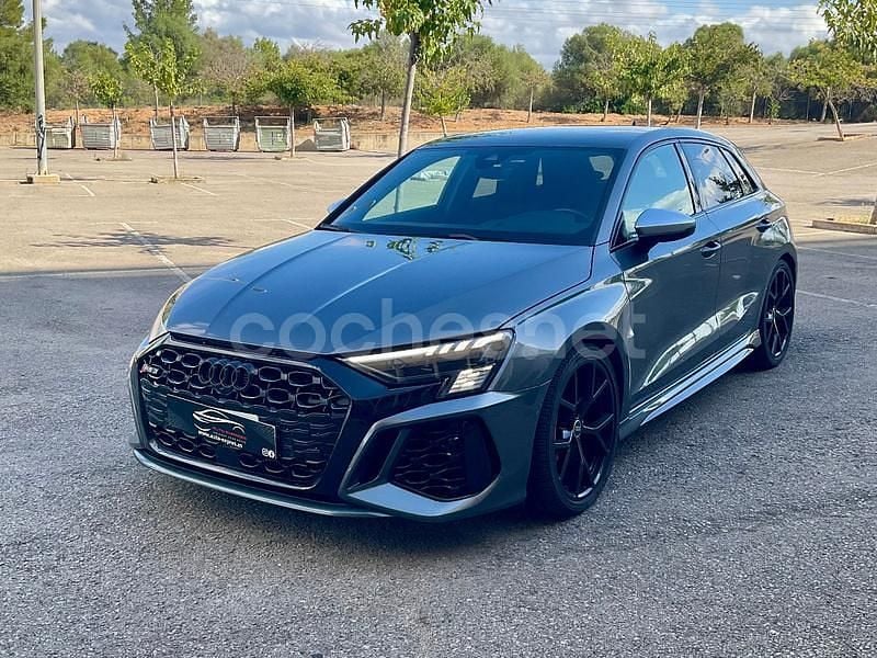 Gris / plata Usado 2023 Audi RS3 Sportback Utilitario | 57.990 € (Buen precio) - Imagen 1/4
