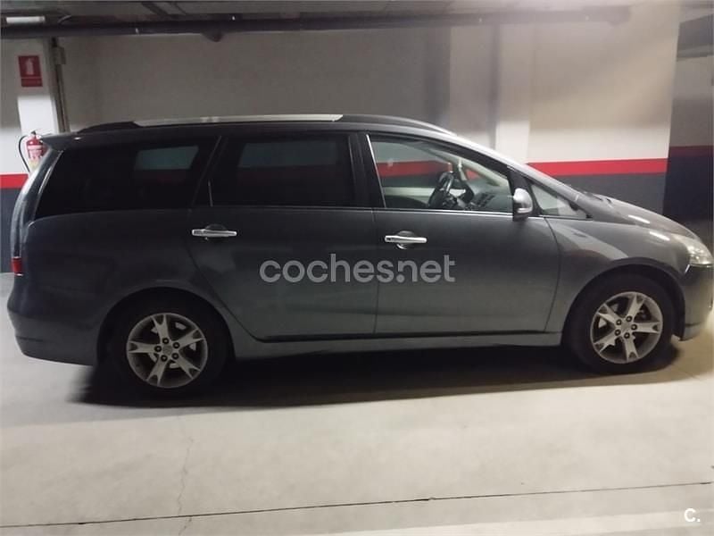 Usado Mitsubishi Grandis 136 CV (100 kW) 2010 Gris / plata Monovolumen