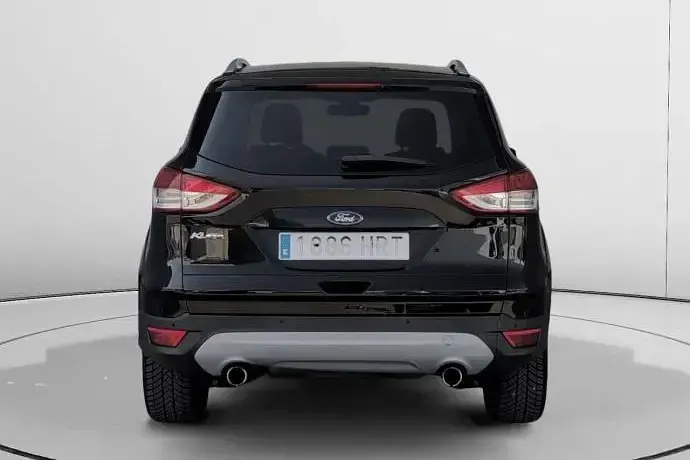 Usado Ford Kuga Titanium 163 CV (119 kW) 2013 Negro SUV