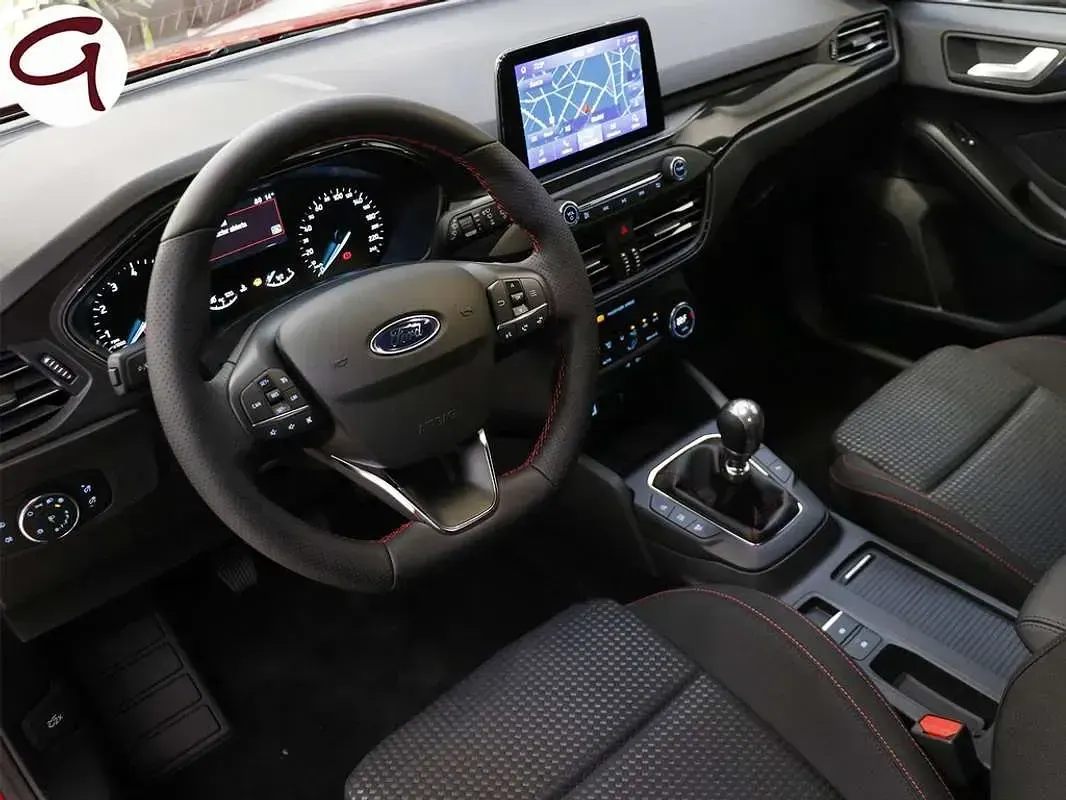 Begagnad Ford Focus ST-Line X 125 HK (91 kW) 2021 Röd Halvkombi