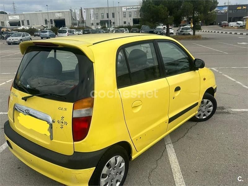 Usado Hyundai Atos GLS 55 CV (40 kW) 2000 Amarillo Utilitario