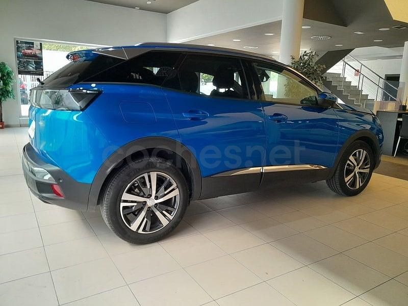 Usado Peugeot 3008 Allure 130 CV (95 kW) 2021 Azul SUV