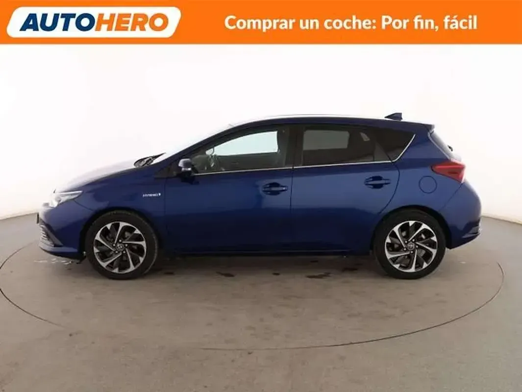Usado Toyota Auris Hybrid Active 136 CV (100 kW) 2015 Azul Utilitario