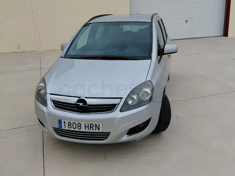 Usado Opel Zafira Family 110 CV (80 kW) 2013 Gris / plata Monovolumen