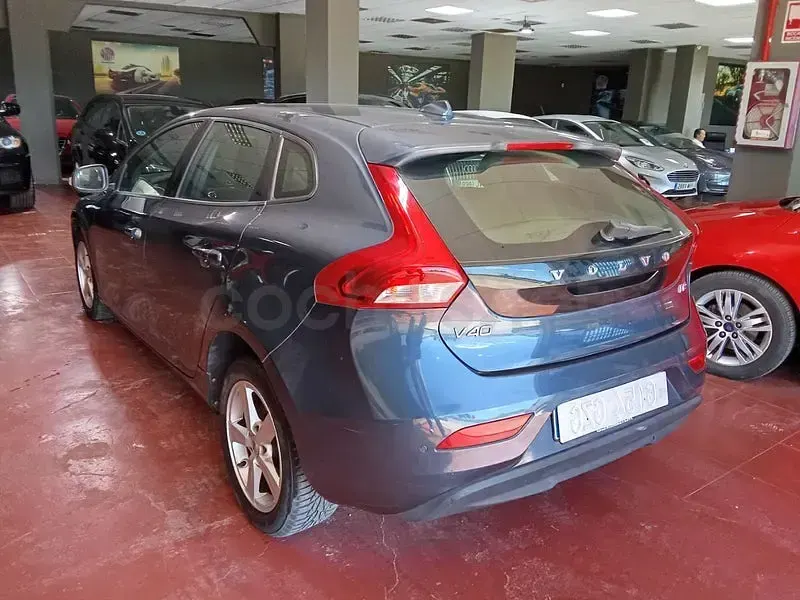 Begagnad Volvo V40 Inscription 120 HK (88 kW) 2017 Blå Sedan