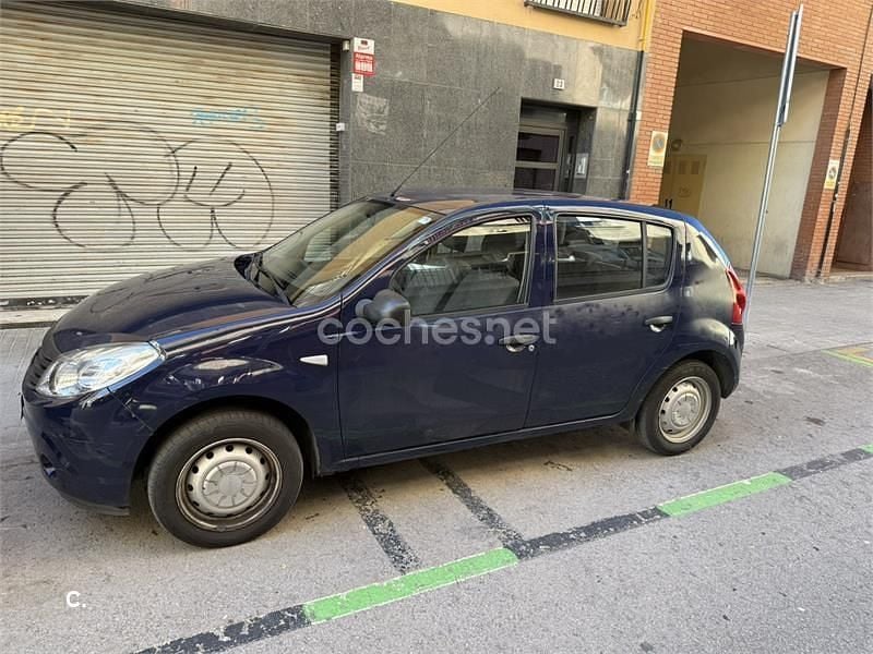 Usado Dacia Sandero Base 75 HP (55 kW) 2010 Azul Sedan