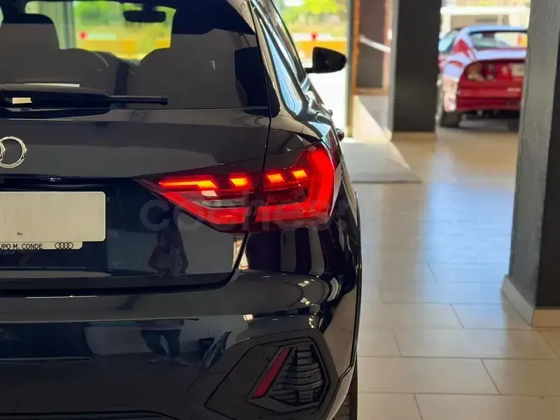Usado Audi A1 Sport 150 CV (110 kW) 2021 Azul SUV
