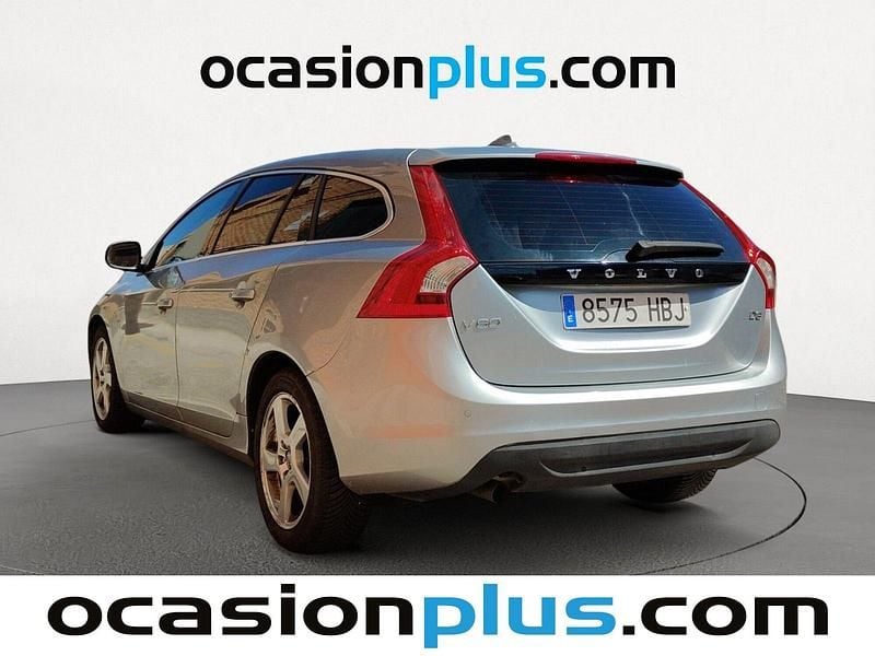 Usado Volvo V60 Momentum 163 CV (119 kW) 2011 Gris plata Familiar