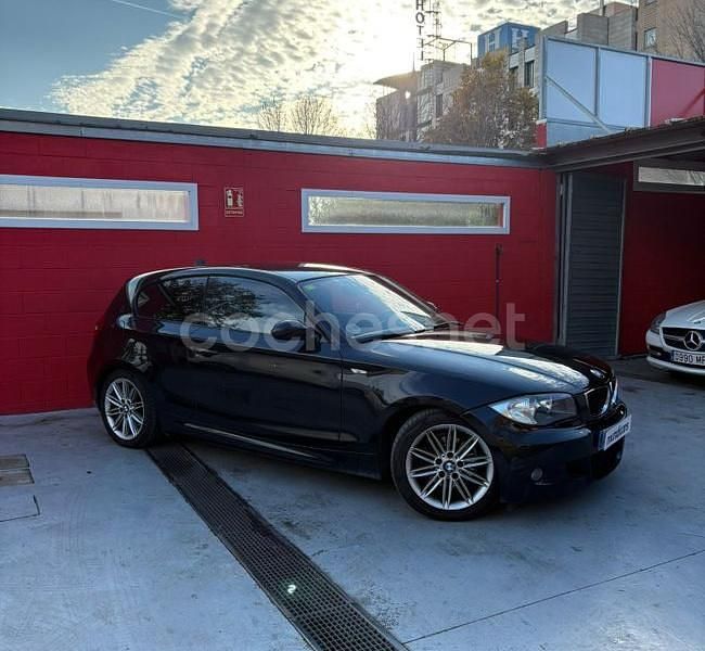 Usado BMW 118 143 CV (105 kW) 2010 Negro Utilitario