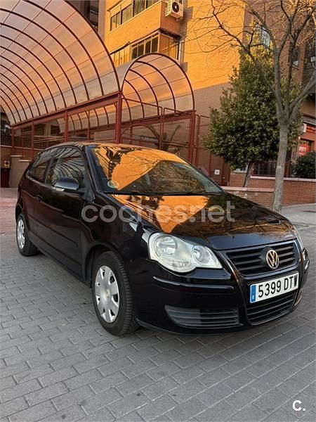 Usado VW Polo Advance 70 CV (51 kW) 2006 Negro Utilitario