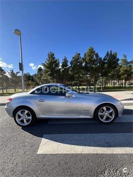 Usado Mercedes SLK200 163 CV (119 kW) 2007 Gris / plata Descapotable