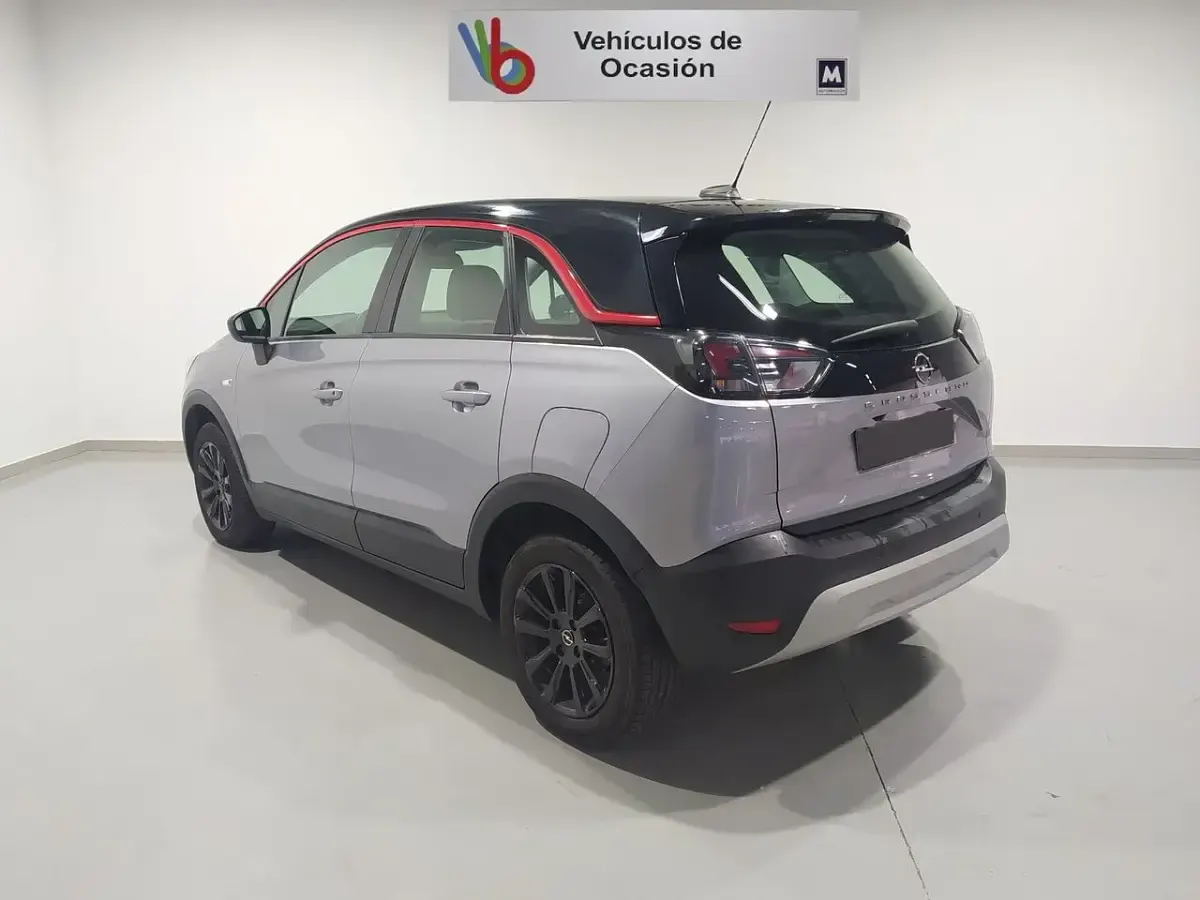 Usado Opel Crossland GS Line 110 CV (80 kW) 2021 Gris SUV