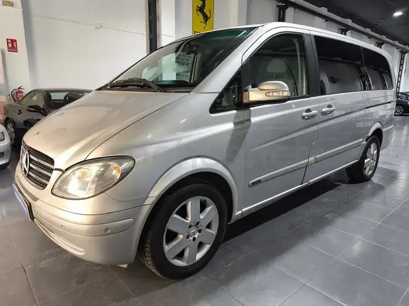 Usado Mercedes Viano 204 CV (150 kW) 2008 Gris / plata Monovolumen