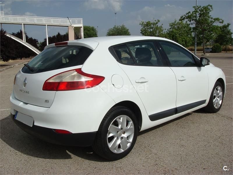 Usado Renault Mégane Authentique 90 CV (66 kW) 2012 Blanco Berlina