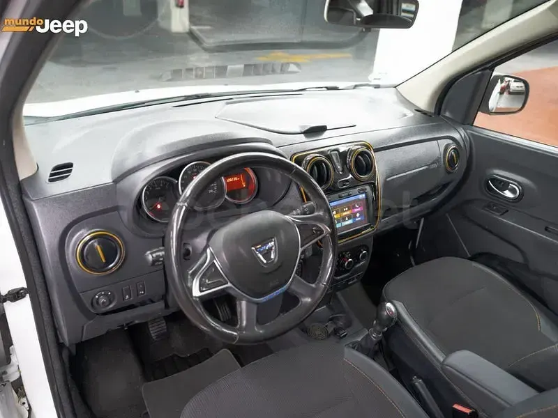 Usado Dacia Lodgy Stepway 115 CV (84 kW) 2018 Blanco Monovolumen
