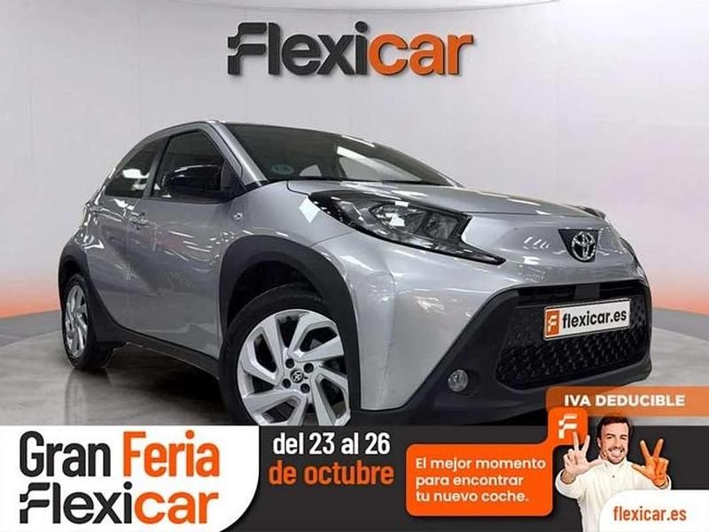 Gris Usado 2024 Toyota Aygo X-play Utilitario | 11.990 € (Buen precio) - Imagen 1/4