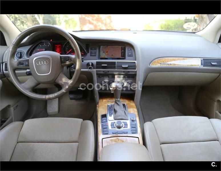 Usado Audi A6 225 CV (165 kW) 2004 Gris / plata Berlina