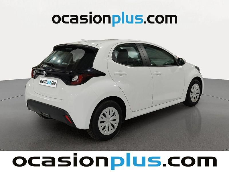 Usado Toyota Yaris Business Edition 69 CV (50 kW) 2023 Blanco Utilitario