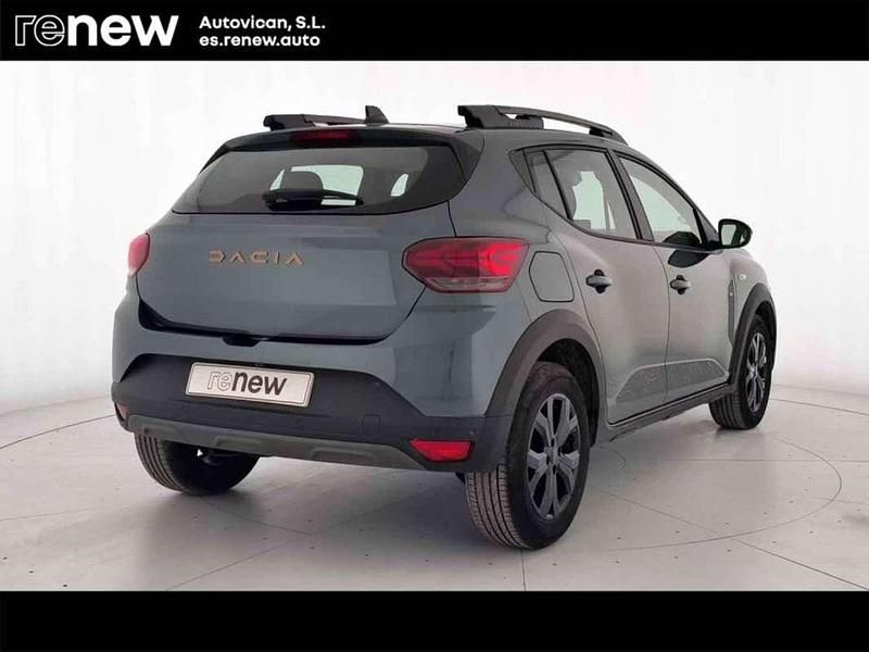 Usado Dacia Sandero Extreme 101 CV (74 kW) 2025 Verde Berlina