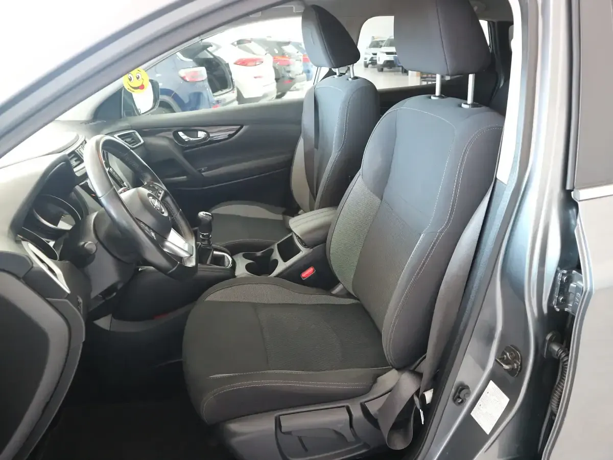 Usado Nissan Qashqai Acenta 115 CV (84 kW) 2019 Gris SUV