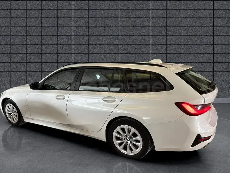 Usado BMW 318 150 CV (110 kW) 2021 Blanco Familiar