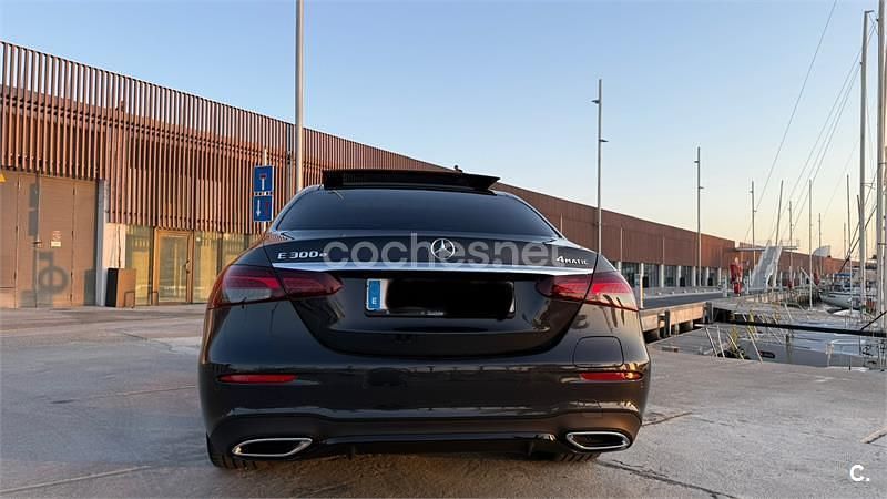 Usado Mercedes E300 320 CV (235 kW) 2020 Negro Berlina