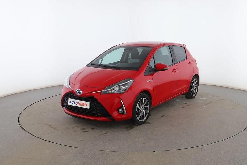 Usado Toyota Yaris Hybrid 101 CV (74 kW) 2020 Rojo Utilitario