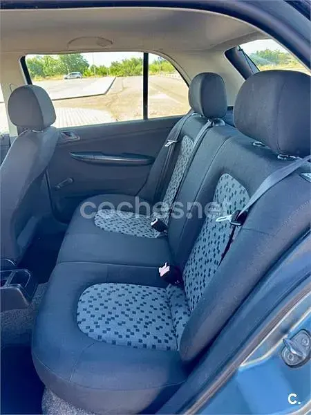 Usado Skoda Fabia 70 CV (51 kW) 2006 Gris / plata Berlina