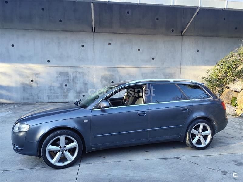 Usado Audi A4 140 CV (102 kW) 2006 Gris / plata Familiar